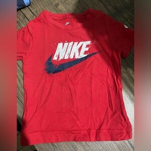 Nike bundle 2T! 5 preowned, gently used t-shirts.